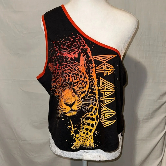 NWT Def Leppard graphic one sleeve tank size 2x - Picture 1 of 3